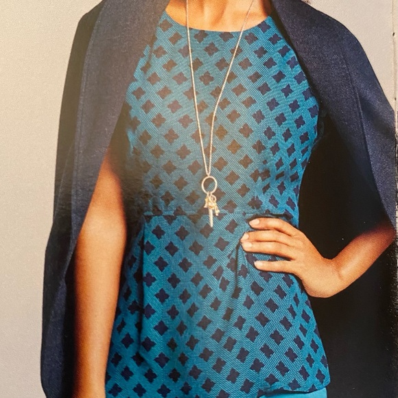 Cabi 3274 Foulard Top - Picture 7 of 8